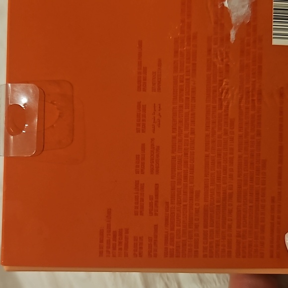 Lip Gloss - Picture 2 of 5